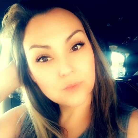 Meet your Posher, Sabrina - Picture 3 of 4